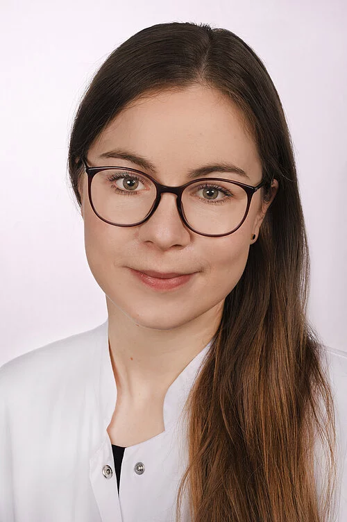 Porträtfoto von Dora Stölzl.